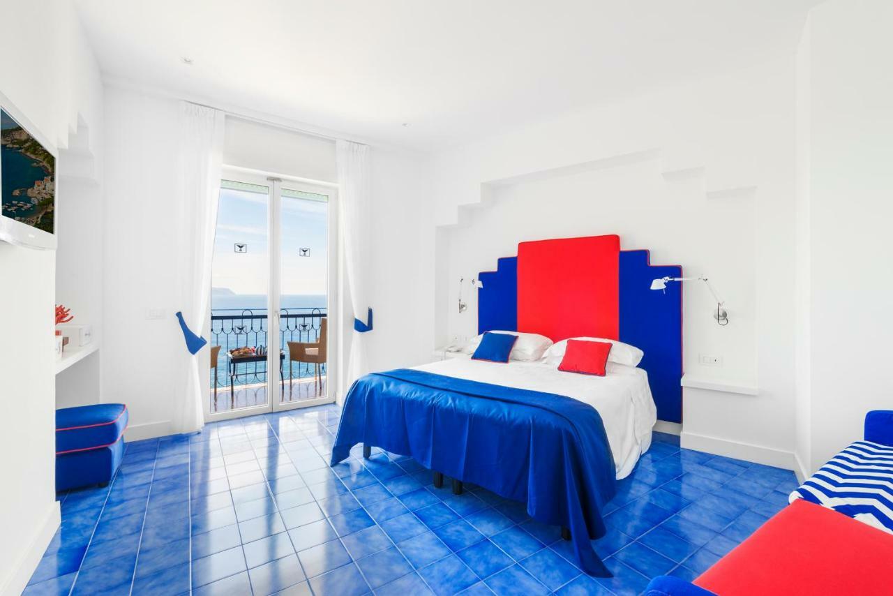 Delfino Hotel 4*